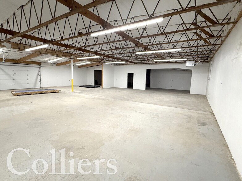 More Photos Of 107 E 40th St, Garden City Warehouse For Lease
