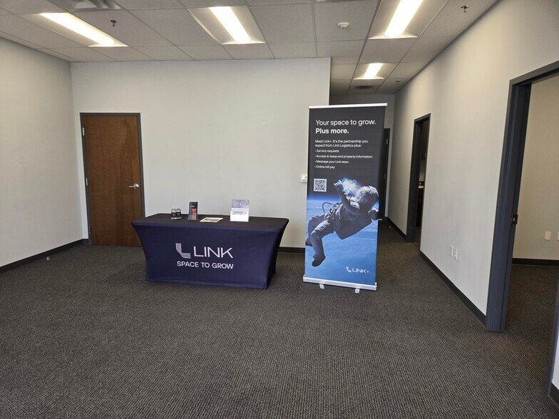 More Photos Of 2900 Titan Row, Orlando Warehouse For Lease