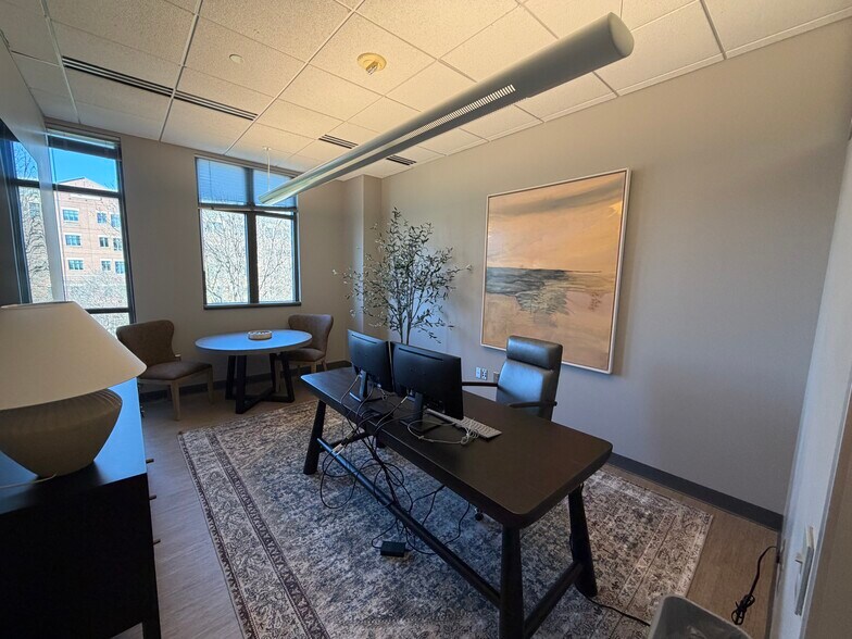More Photos Of 6300 Sprint Pky, Overland Park Office For Lease