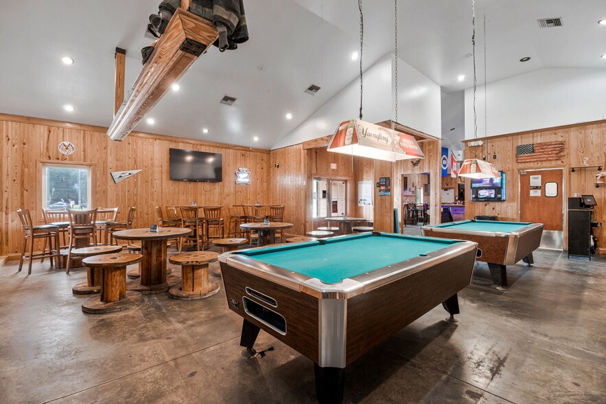 More Photos Of 2579 Douglas Ave, Brewton Restaurant For Sale