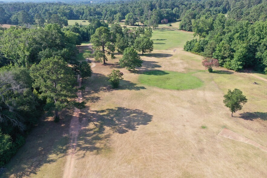 More Photos Of 2130 Country Club Rd, Palestine Golf Course Driving Range For Sale