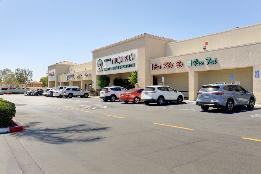 More Photos Of 13831-13861 Brookhurst St, Garden Grove Unknown For Lease