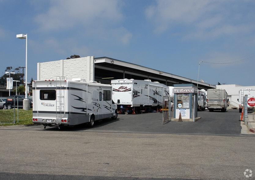 More Photos Of 3650 E Main St, Ventura Auto Dealership For Lease