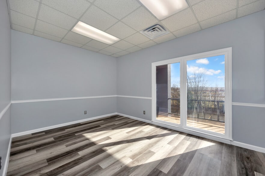 More Photos Of 190 Lime Quarry Rd, Madison Loft Creative Space For Lease