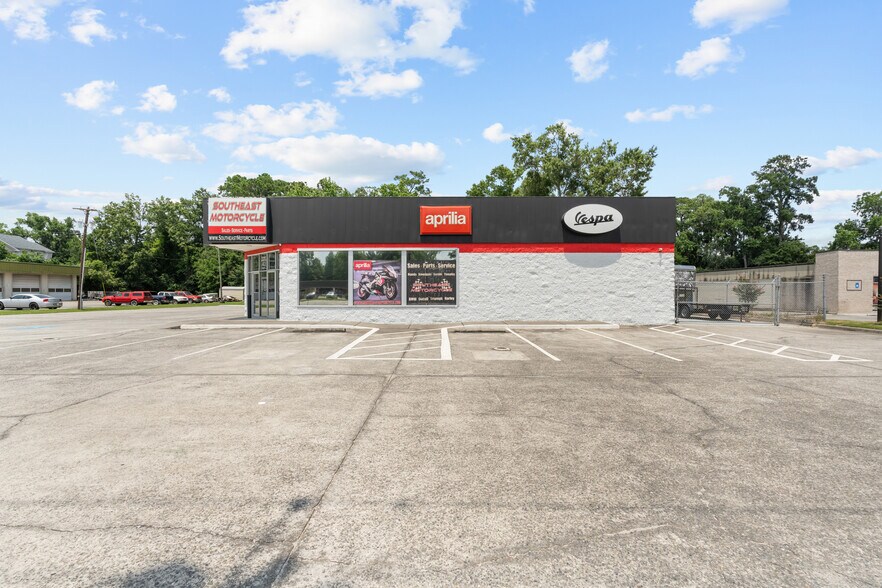 More Photos Of 4828 Augusta Rd, Garden City Freestanding For Sale