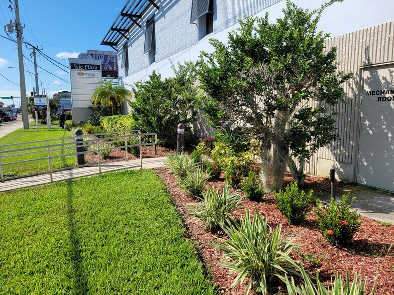 More Photos Of 595 N Courtenay Pky, Merritt Island Medical For Lease