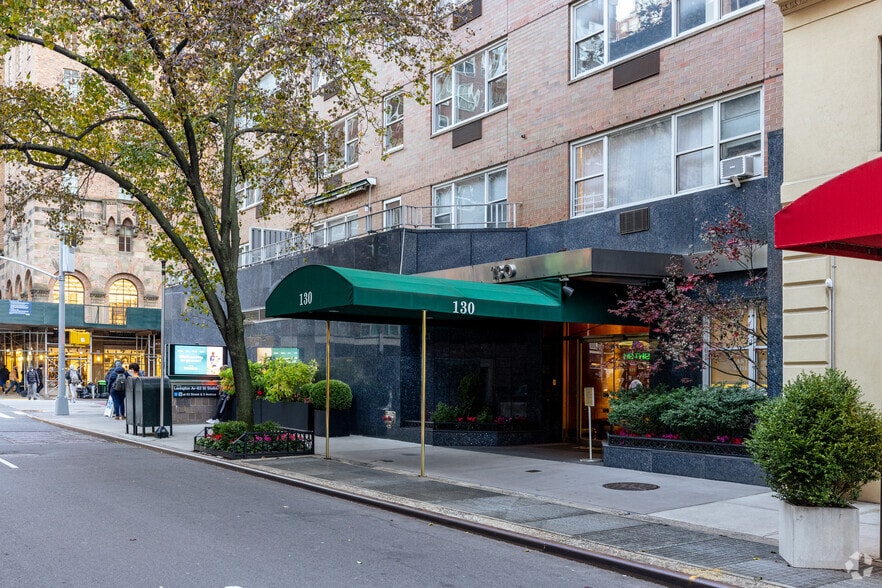 More Photos Of 130 E 63rd St, New York Apartments For Sale