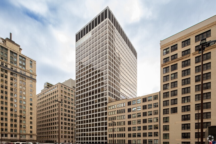 More Photos Of 200 W Jackson Blvd, Chicago Office For Lease