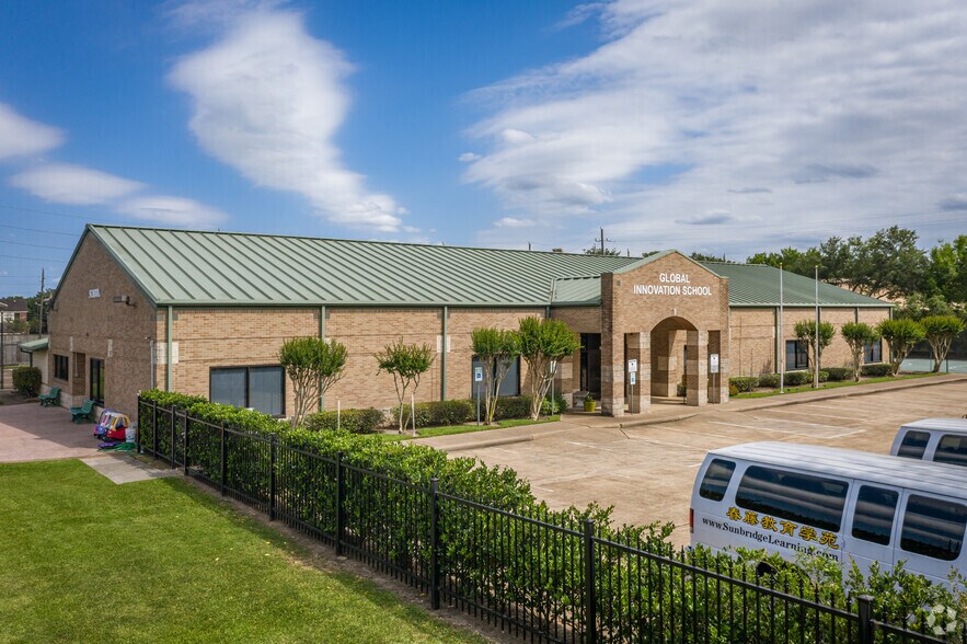 More Photos Of 2553-2555 Cordes Dr, Sugar Land Medical For Sale