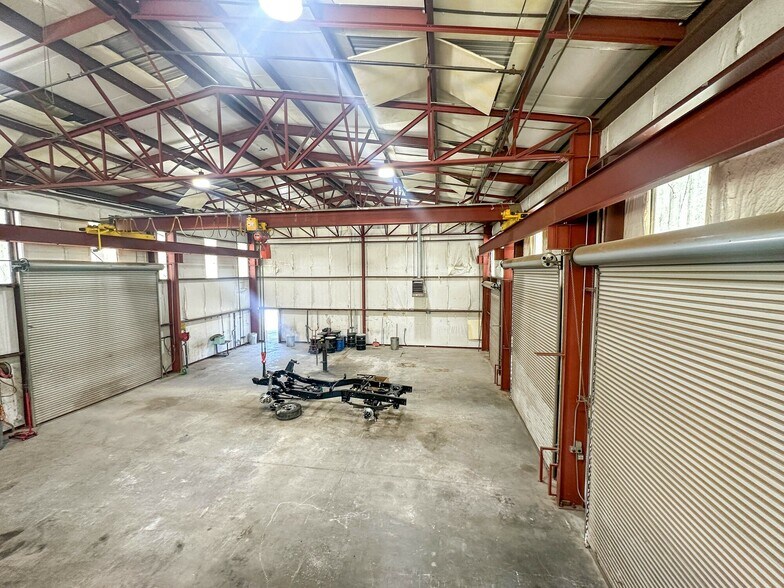 More Photos Of 1577 Beltline Rd, Redding Warehouse For Lease