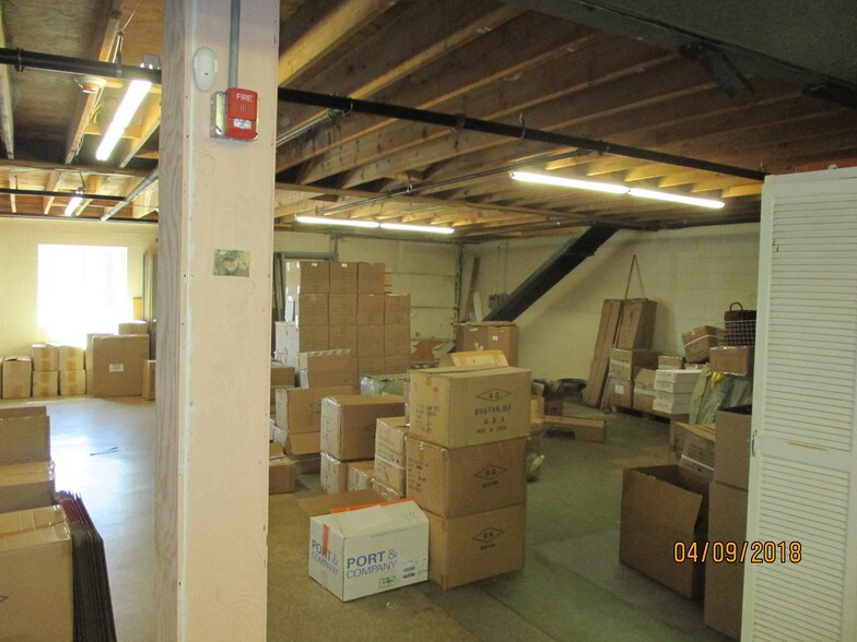 More Photos Of 19 6th Rd, Woburn Service For Sale