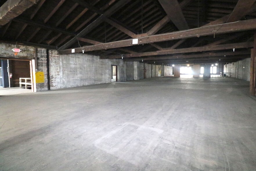 More Photos Of 312 N 7th St, Steubenville Warehouse For Sale