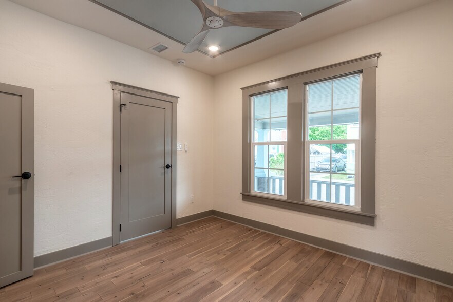 More Photos Of 208 Douglas St, New Smyrna Beach Office Residential For Sale
