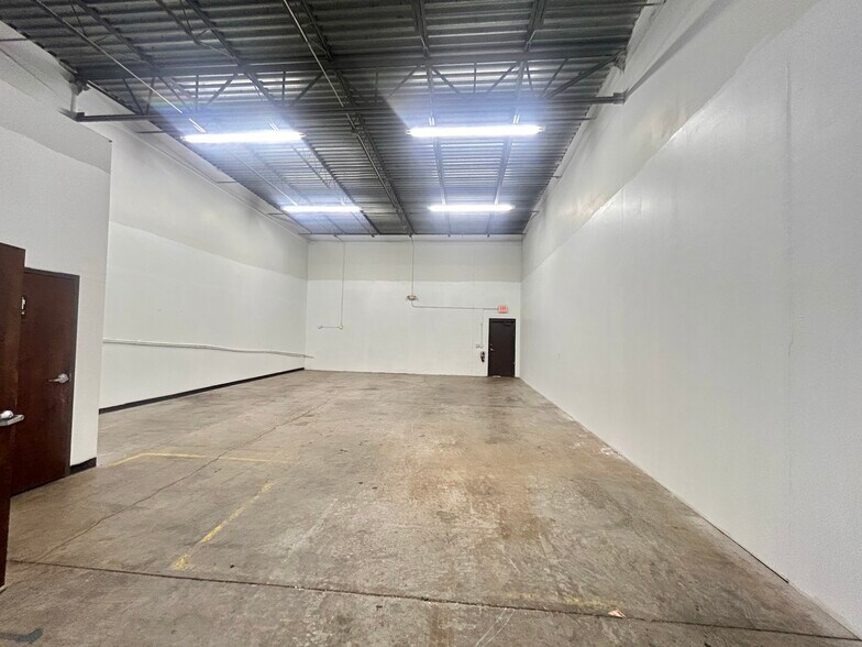 More Photos Of 18748 Titus Rd, Hudson Industrial For Lease