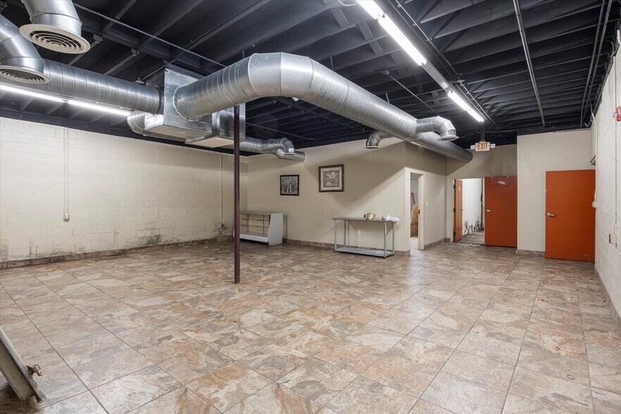 More Photos Of 987 Hollywood Rd NW, Atlanta Industrial For Sale