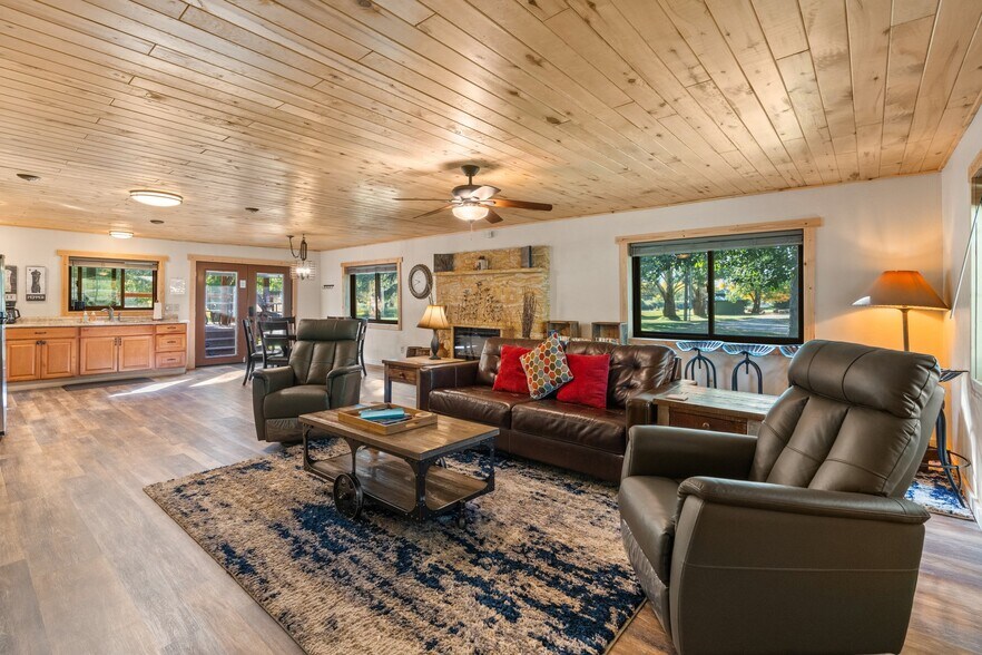 More Photos Of 27846 US 550, Durango Specialty For Sale