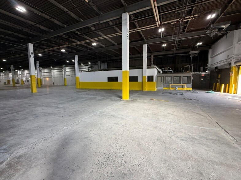 More Photos Of 10101 Avenue D, Brooklyn Distribution For Lease