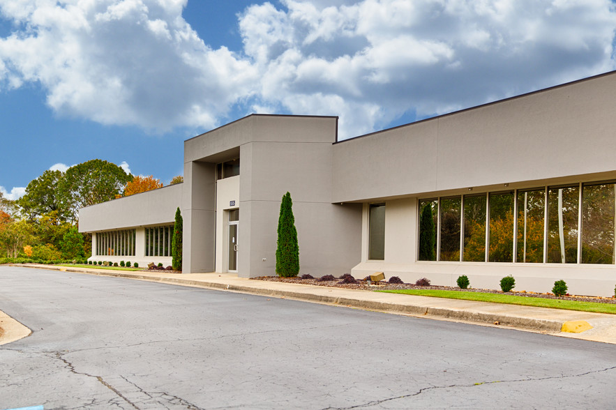 Primary Photo Of 555 Discovery Dr, Huntsville Office For Lease