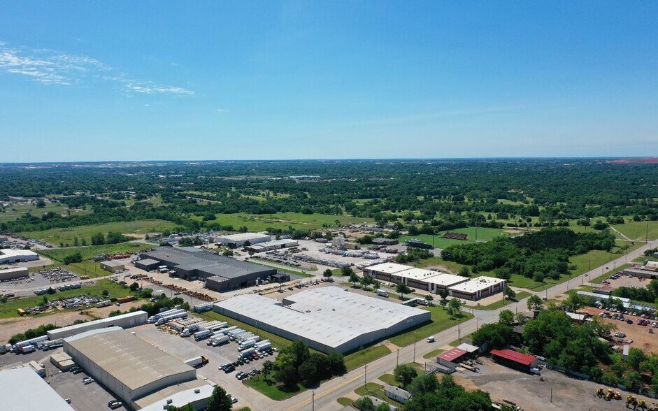 More Photos Of 2013 SE 18th St, Oklahoma City Manufacturing For Lease