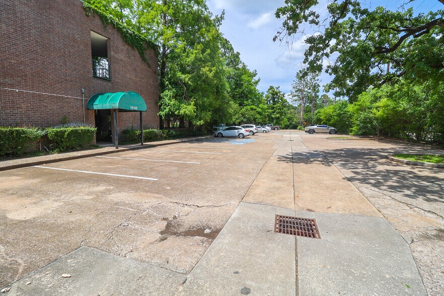 More Photos Of 13131 Champions Dr, Houston Medical For Lease