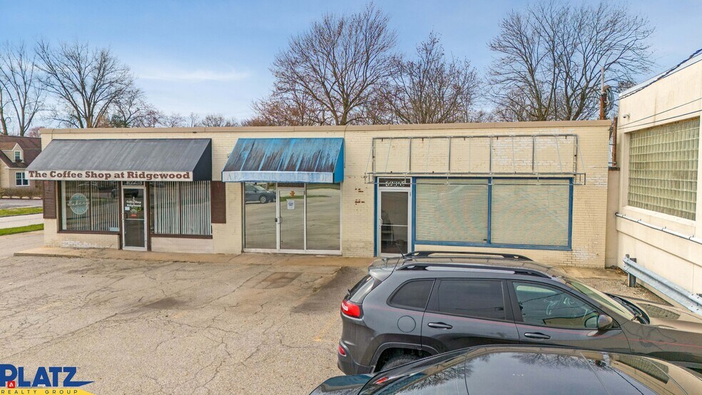 More Photos Of 5986-5998 Market St, Youngstown Storefront Retail Office For Lease