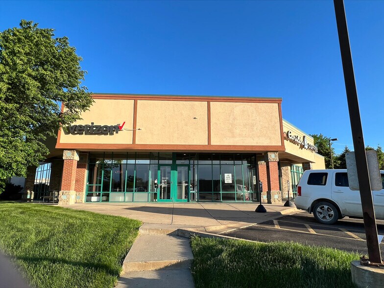 More Photos Of 400 5th St W, Northfield General Retail For Lease