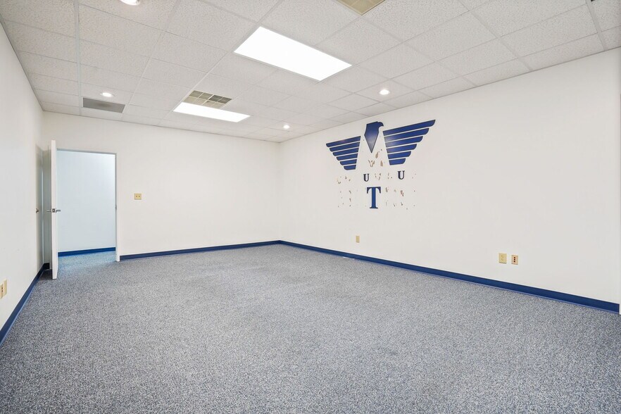 More Photos Of 4000 E Broad St, Whitehall Convenience Store For Sale