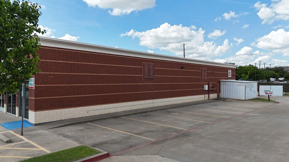 More Photos Of 11609 E Northwest Hwy, Dallas Freestanding For Sale