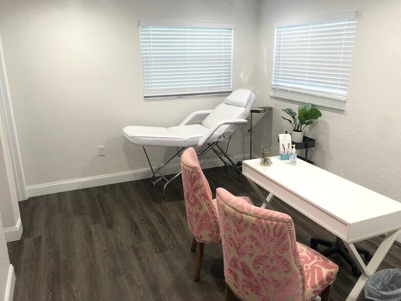 More Photos Of 2385 Tampa Rd, Palm Harbor Coworking Space