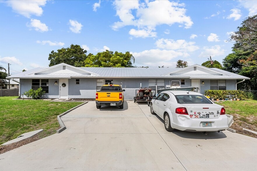 Primary Photo Of 3248 SE Golden Gate Ave, Stuart Apartments For Sale