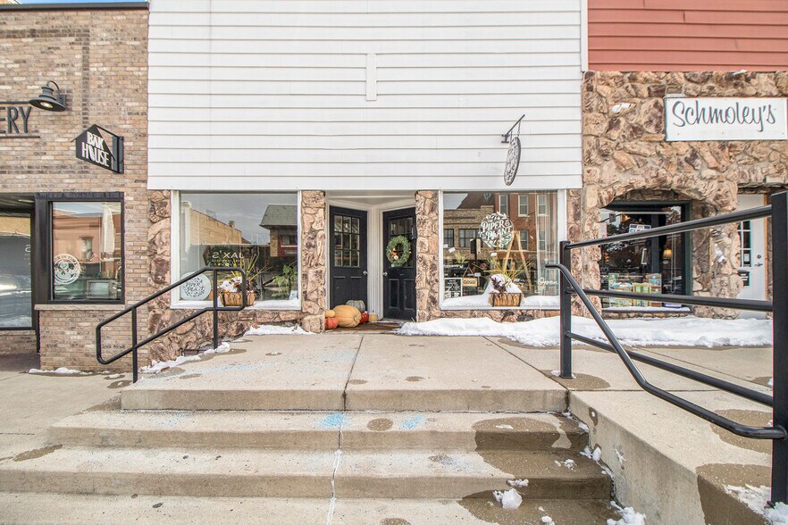 More Photos Of 100-104 N Main St, Crown Point Storefront Retail Residential For Sale