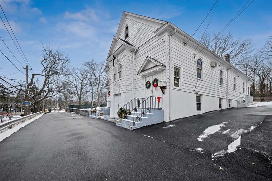 Primary Photo Of 289-291 Park Ave, Huntington Religious Facility For Lease