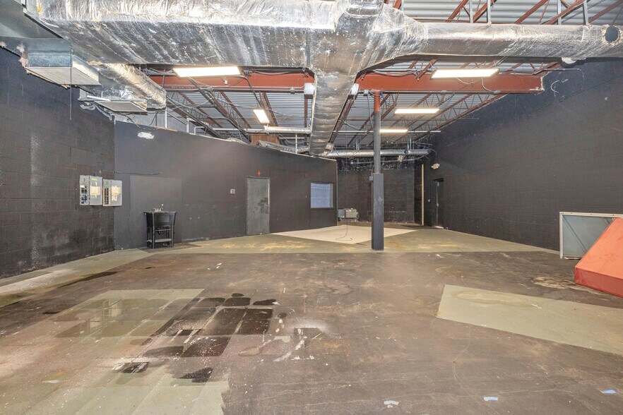 More Photos Of 306 E Patrick St, Frederick General Retail For Lease