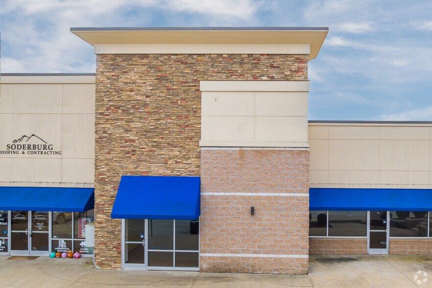 More Photos Of 50 Hwy & 13 Hwy, Warrensburg Unknown For Lease