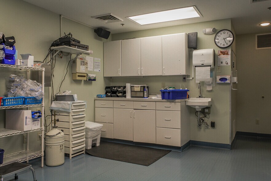 More Photos Of 25 Long Creek Dr, South Portland Medical For Sale
