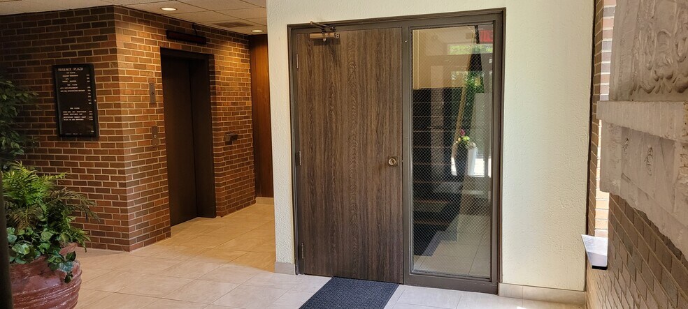 More Photos Of 4249 E State St, Rockford Office For Sale