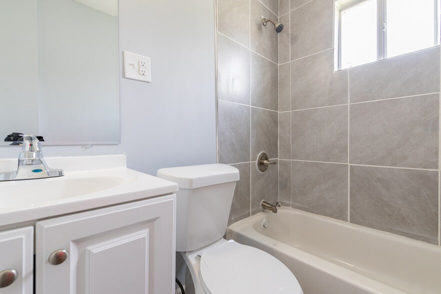 More Photos Of 712 N 5th St, Memphis Apartments For Sale