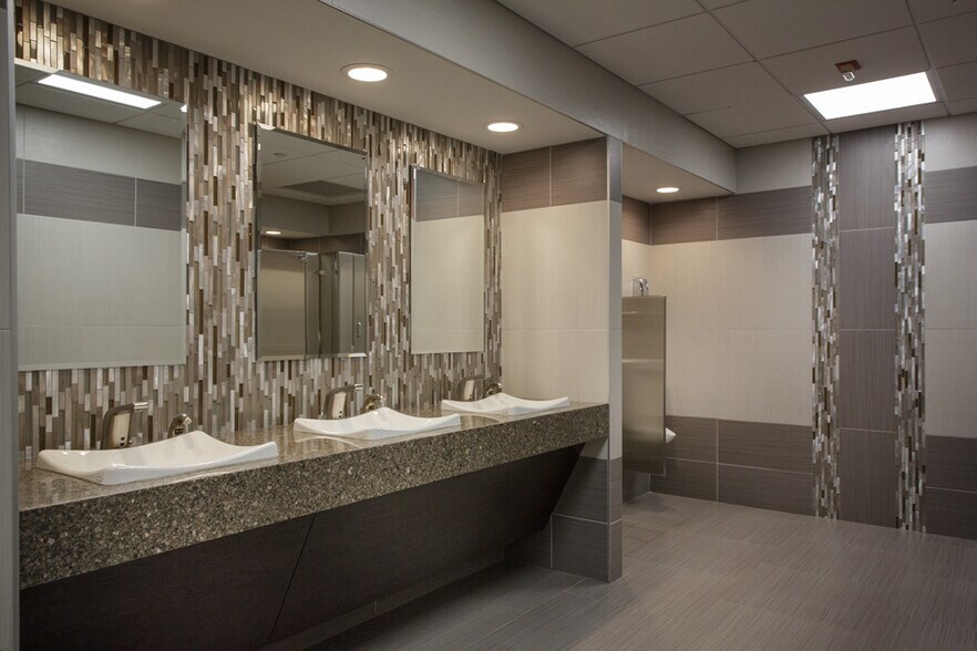 More Photos Of 175 Broadhollow Rd, Melville Office For Lease