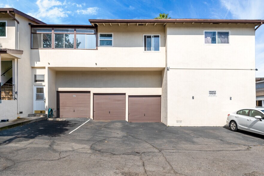 More Photos Of 14007 Moorpark St, Sherman Oaks Apartments For Sale