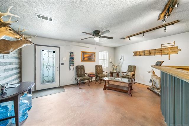 More Photos Of 16382 E Highway 20, Claremore Office Residential For Lease