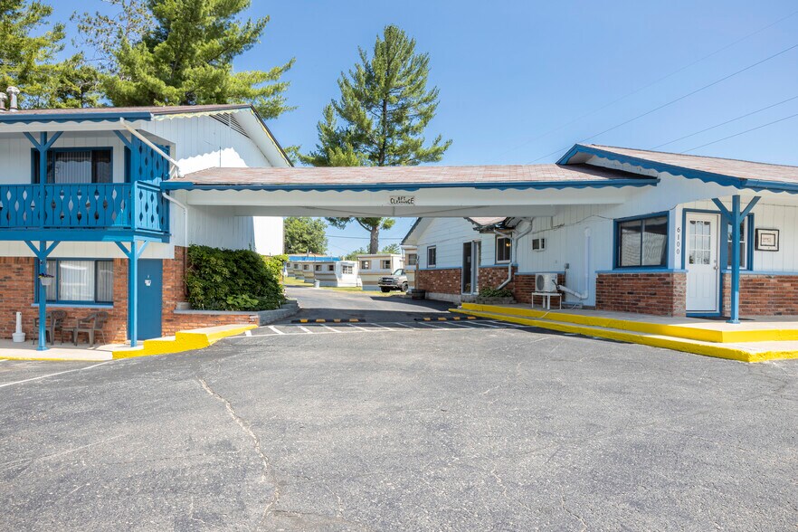 More Photos Of 6100 M-68 Hwy, Indian River Hotel For Sale