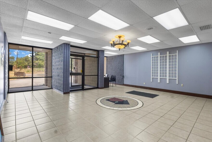 More Photos Of 9846 State Highway 31 E, Tyler Medical For Sale