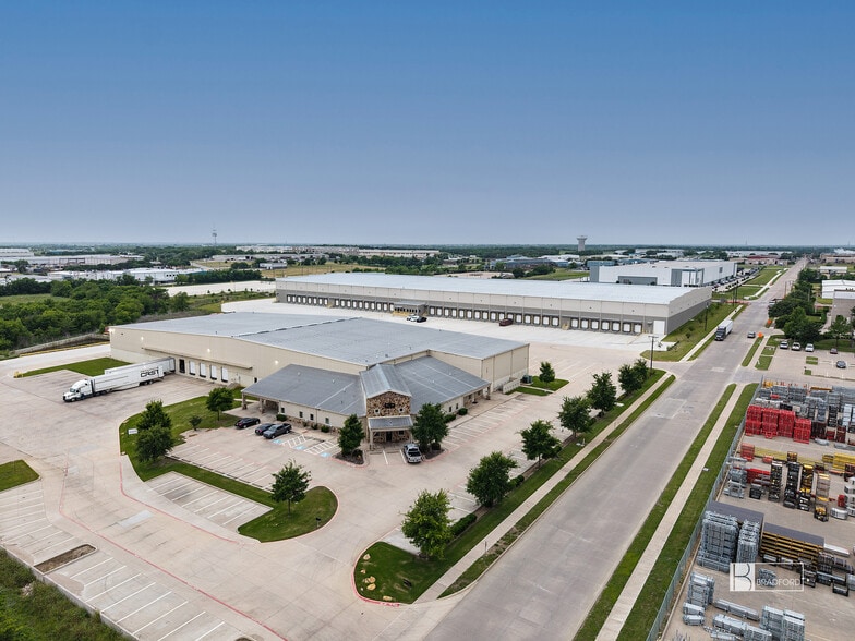 Primary Photo Of 221 Airport Dr, Mansfield Unknown For Lease
