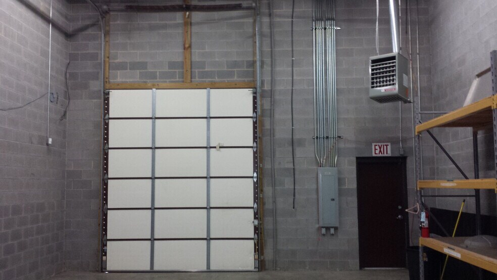 More Photos Of 428-438 Crompton St, Charlotte Light Distribution For Sale