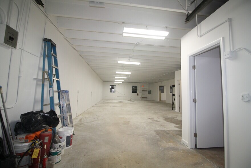 More Photos Of 2324 SW 56th Ter, Hollywood Light Manufacturing For Lease