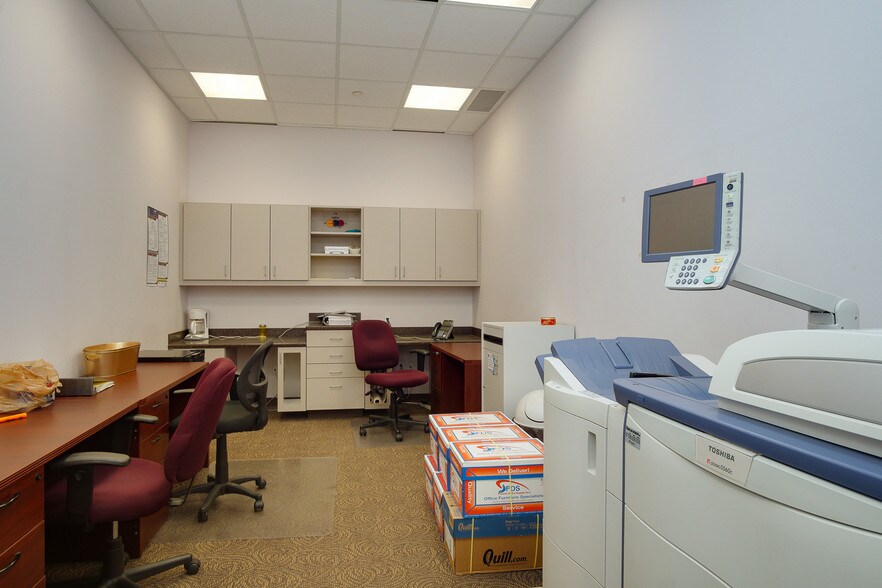 More Photos Of 8120 Garnet Dr, Dayton Medical For Sale