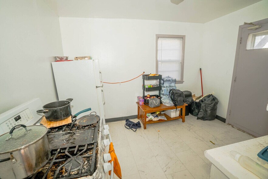 More Photos Of 1132 Payne Ave, Saint Paul Office For Sale
