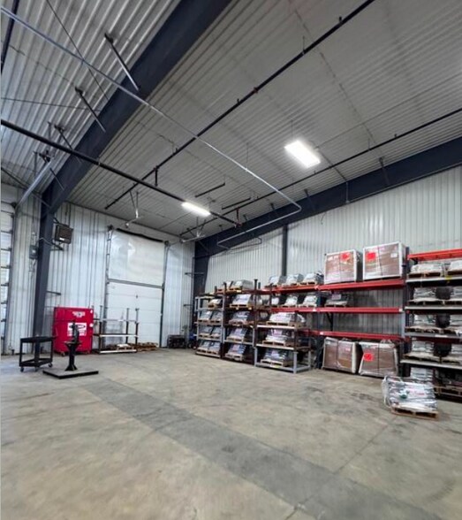 More Photos Of 517 Well St, Williston Warehouse For Sale