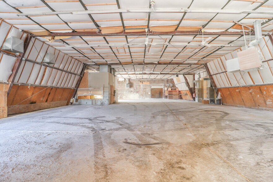 More Photos Of 1292 SW 125th Rd, Holden Light Manufacturing For Sale