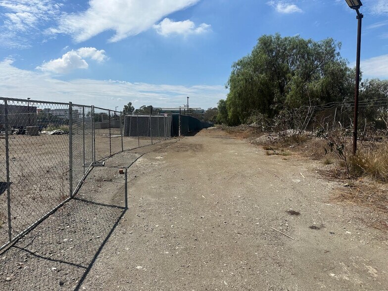 More Photos Of Lot 18 California Ave, Signal Hill Land For Sale